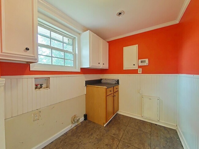 Building Photo - 2607 Springwood Dr