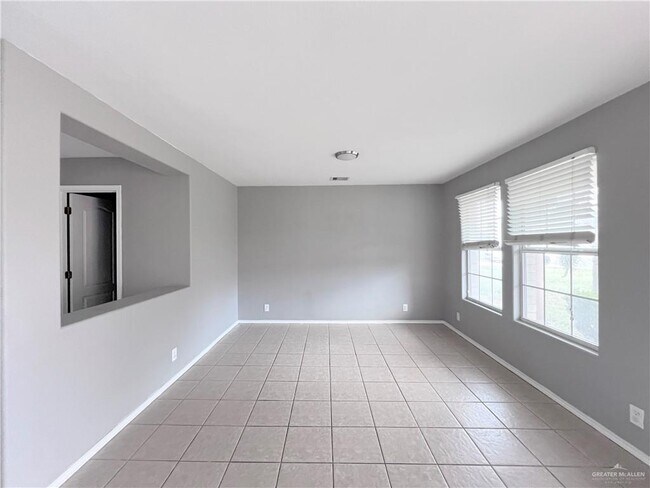 Building Photo - 4116 Petunia Ave