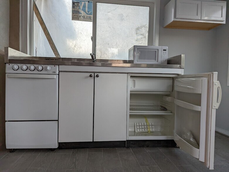 Building Photo - 13690 Westward Dr