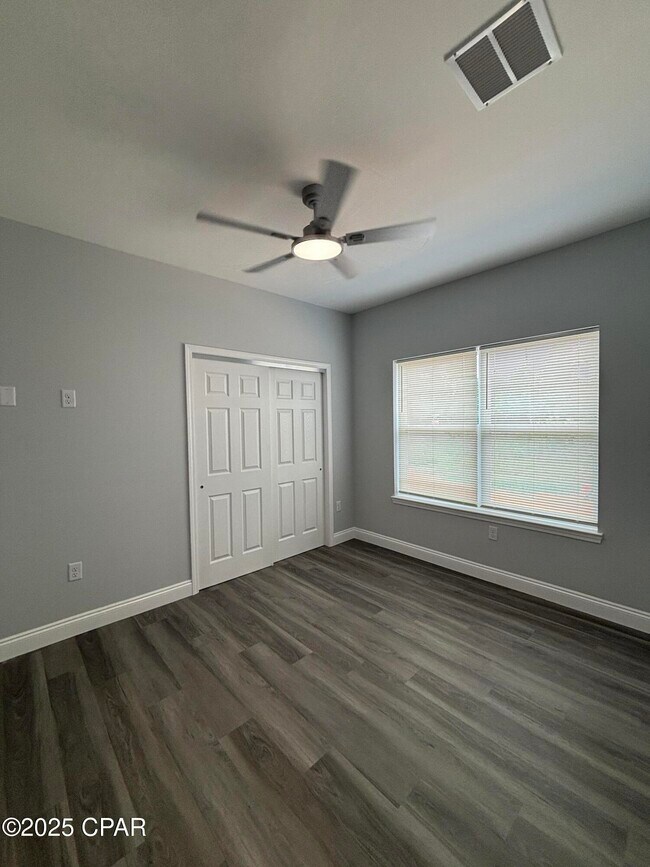 Building Photo - 2940 Hall Ave