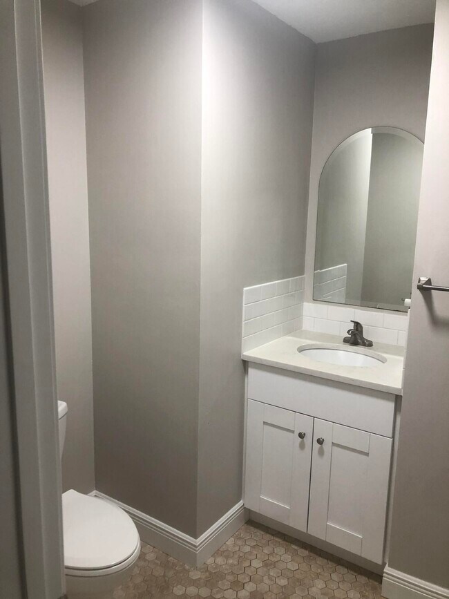 Building Photo - 7653 Frankfort St