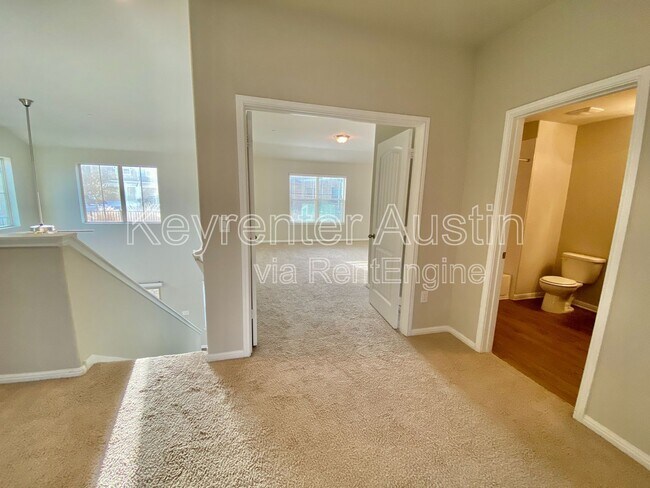 Building Photo - 516 E Slaughter Ln