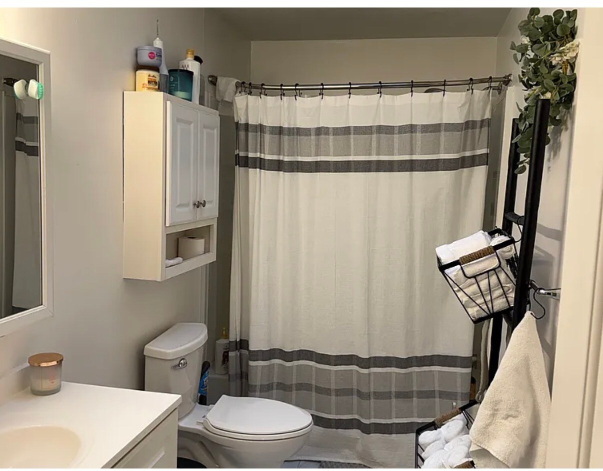 Bathroom - 294 Grosvenor Ave