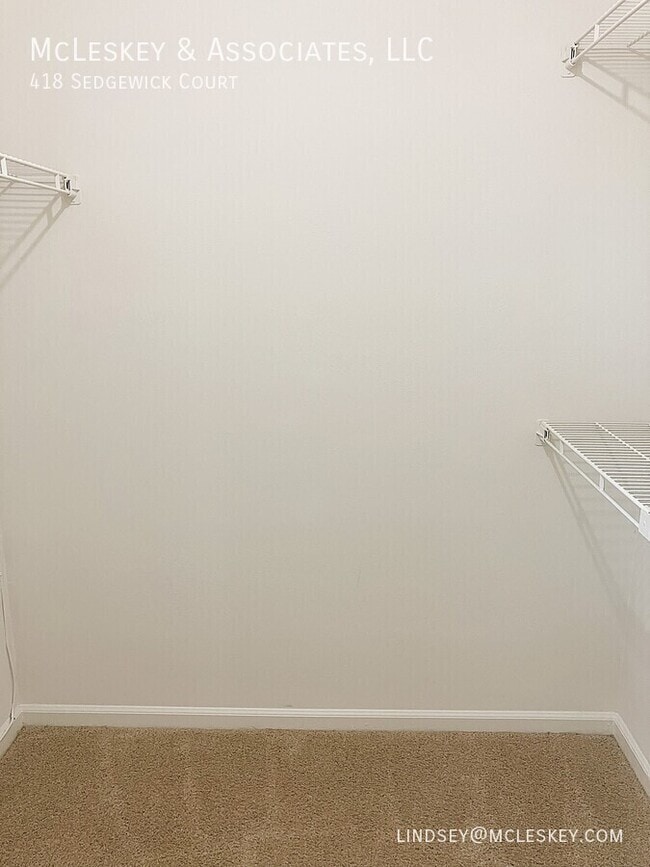 Building Photo - 418 Sedgewick Ct