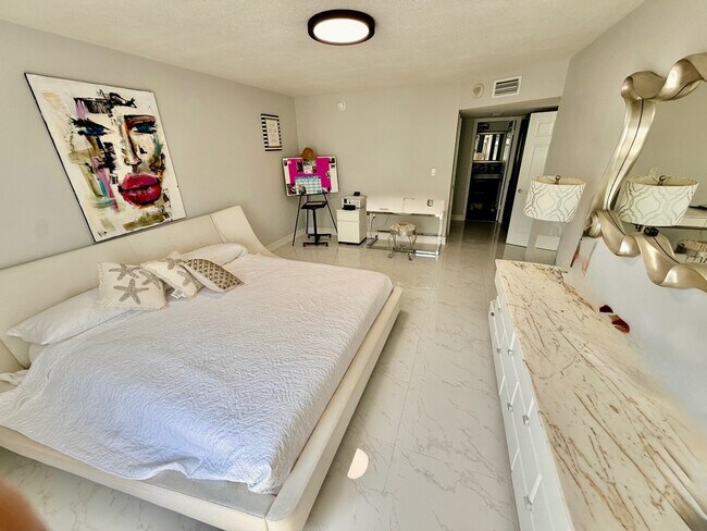 Building Photo - 3410-3410 Galt Ocean Dr