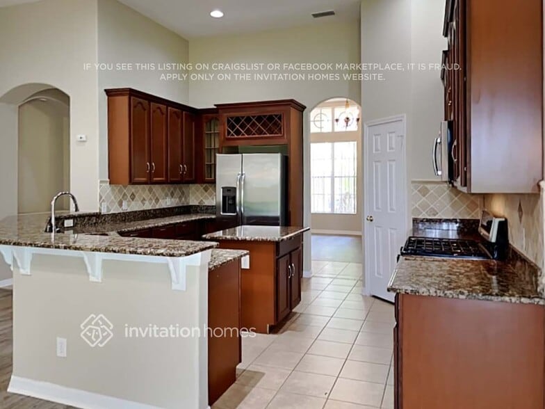 Building Photo - 2306 Fountain Grass Dr