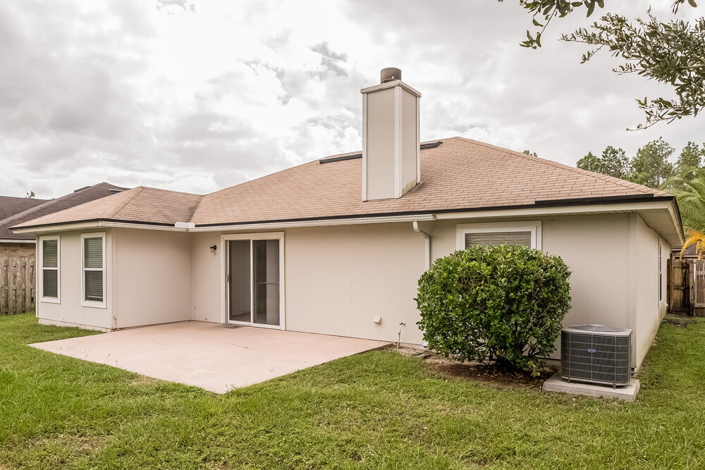 Building Photo - 8137 Leafcrest Dr