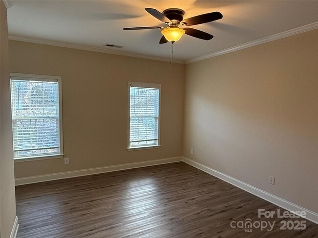 Building Photo - 371 Beacon St NW