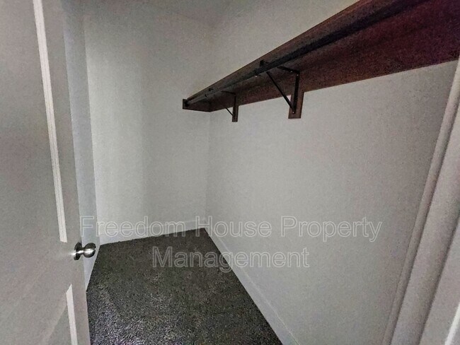 Building Photo - 1340 Arrowhead St