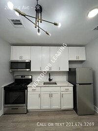 Building Photo - 26 Yale Ave