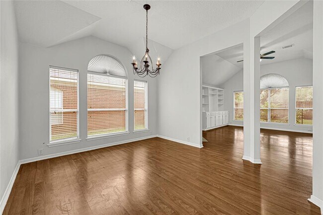 Building Photo - 7530 Broken Oak Ln