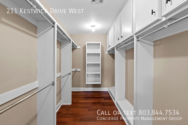 Building Photo - 211 Kestwick Dr W