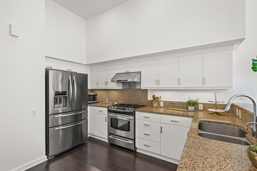 Building Photo - 630 Thomas L Berkley Way