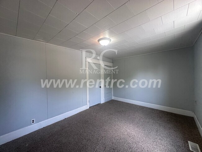 Building Photo - 1135 Jackson-