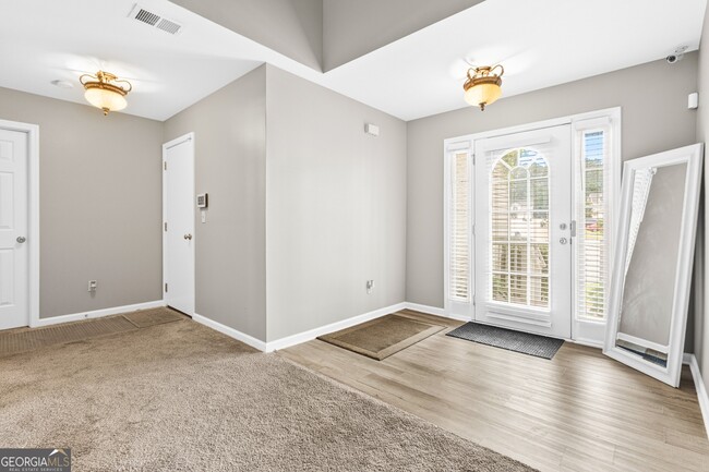 Building Photo - 7155 Laurel Creek Dr