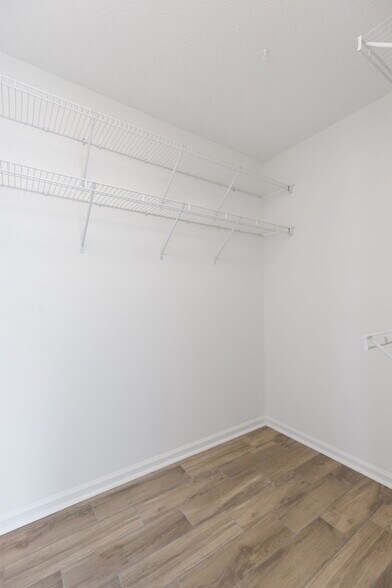 Building Photo - 2150 Blake Dr