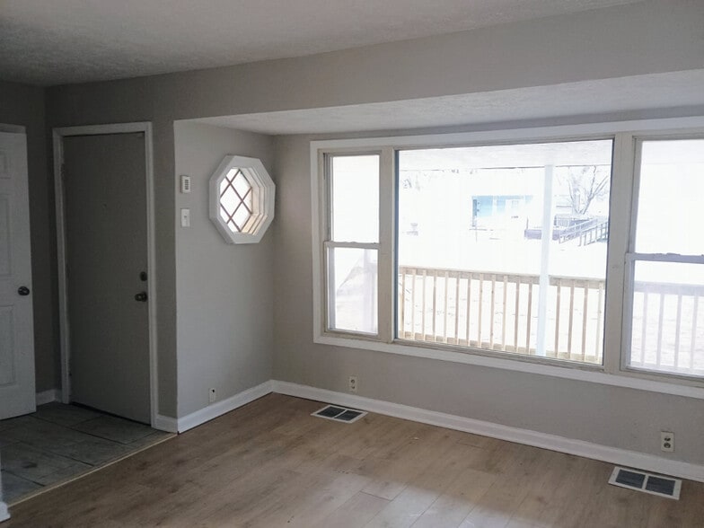 Building Photo - 2010 E Laurel St