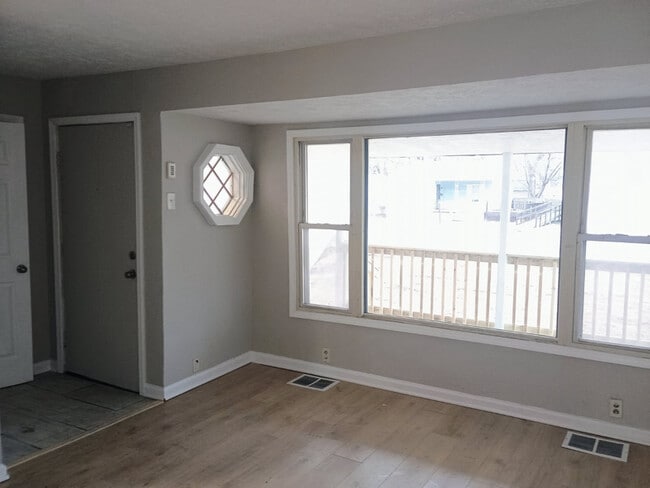 Building Photo - 2010 E Laurel St