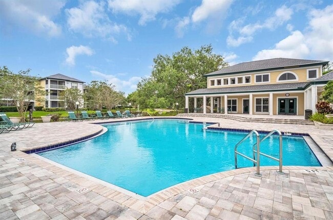 Building Photo - 10110 Winsford Oak Blvd