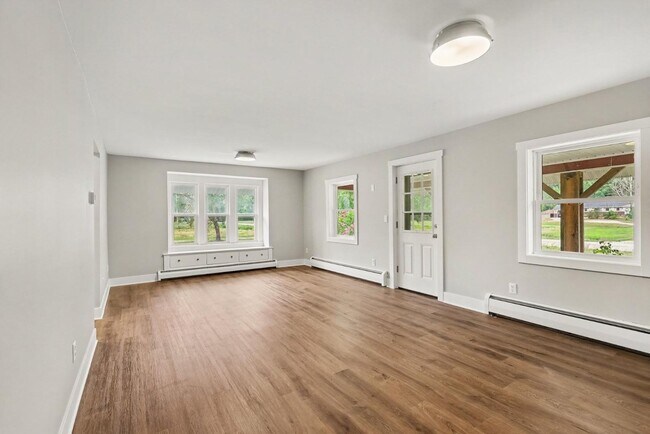 Building Photo - 8112 72nd Ave