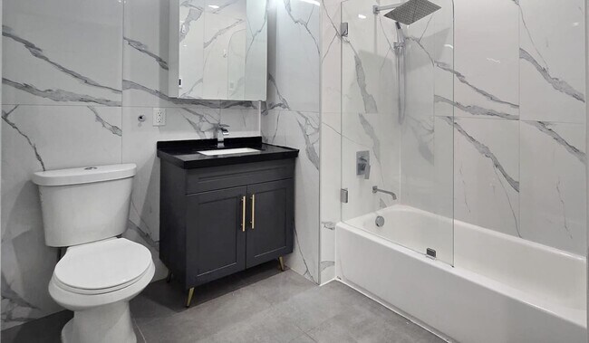 Building Photo - 211 Baldwin Ave