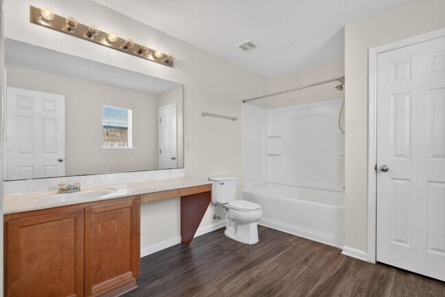 Building Photo - Great location! Great price! Great home!