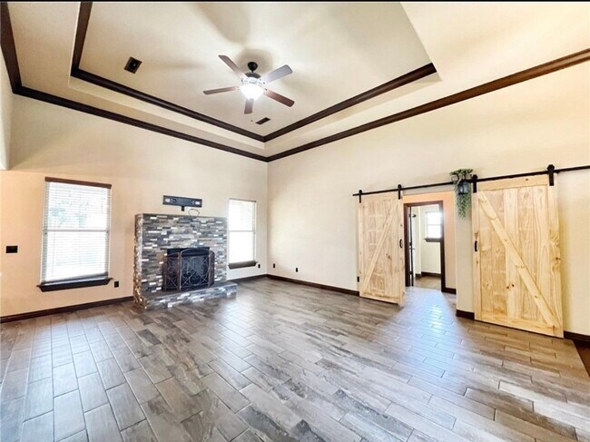 Building Photo - 11890 Club House Pkwy