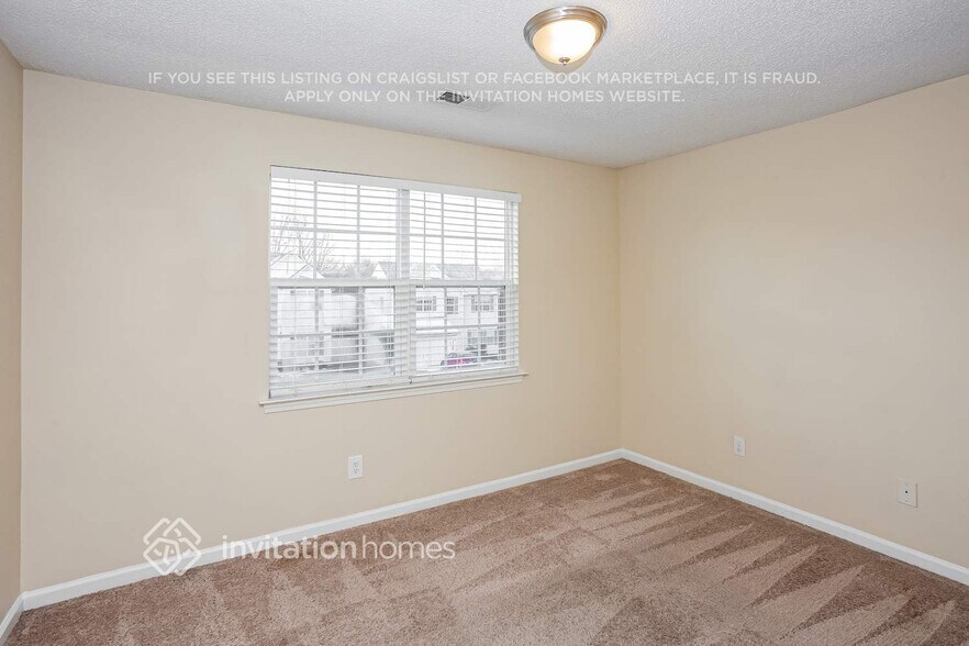 Building Photo - 5125 Bentgrass Run Dr