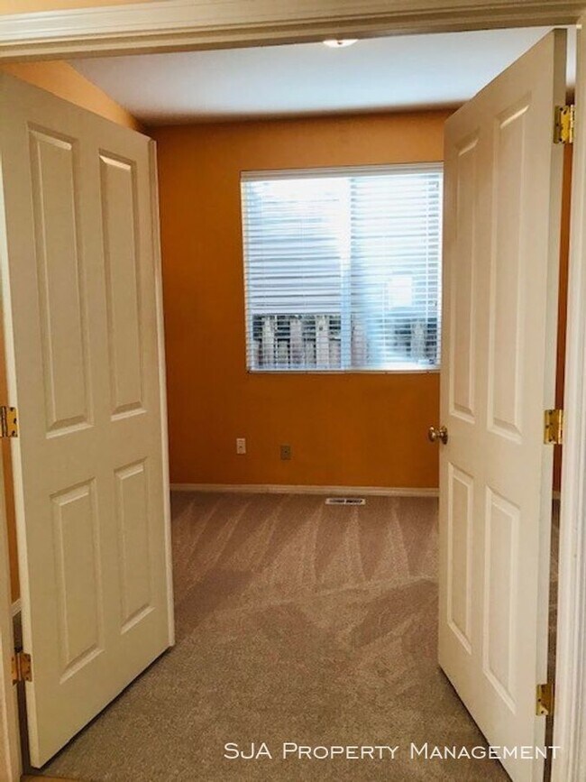 Building Photo - Large and Spacious Home in Renaissance Ridge!