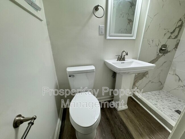 Building Photo - 1526 Barcelona Dr