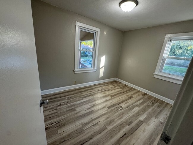 Building Photo - 3 Bed, 1 Bath House in Award Winning Webst...