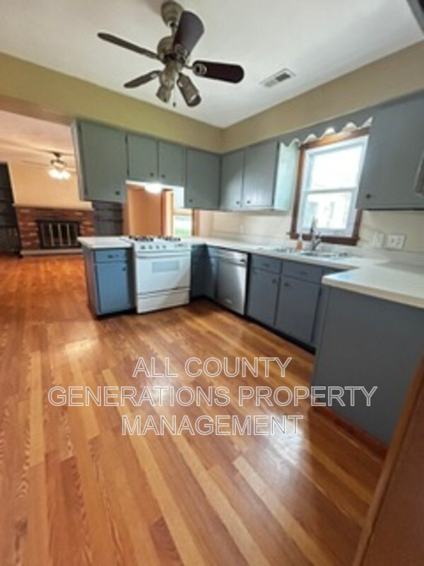 Building Photo - 2281 Weymouth Rd