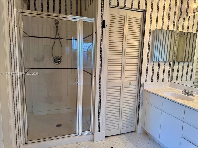 Building Photo - 815 Vista Meadows Dr