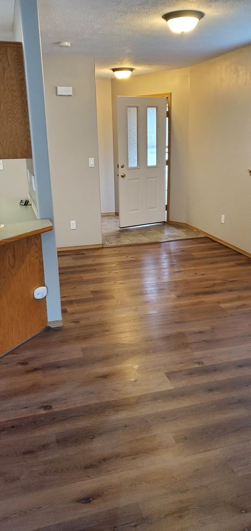 Building Photo - 3 Bedroom 2.5 Bath Home In Eagle Ridge - A...