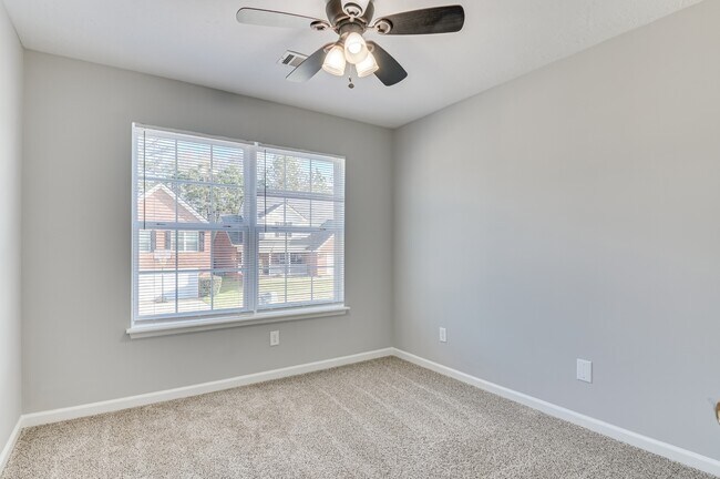 Building Photo - 7635 Pleasantville Way