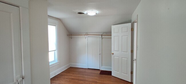 Building Photo - three bedroom home in Midlothian