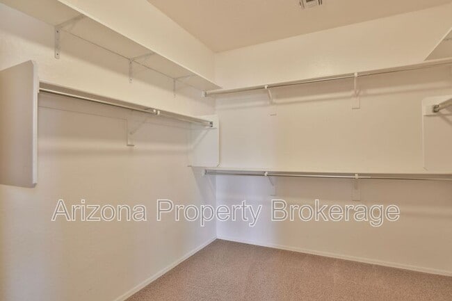 Building Photo - 875 S Porter St
