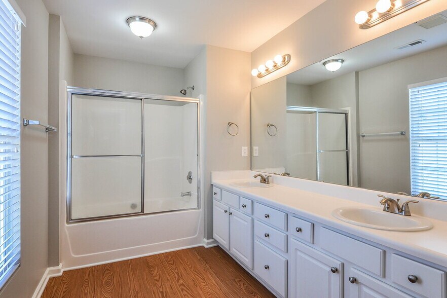 Building Photo - 2014 Gushing Dr