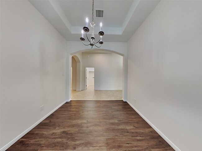 Building Photo - 21614 Champagne Dr E