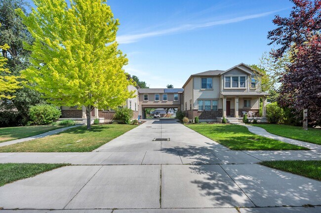 Primary Photo - 35 E 150 N