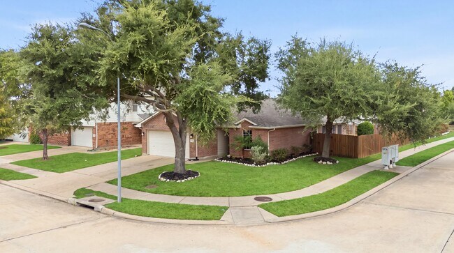 Building Photo - 20502 Holly Barr Ln
