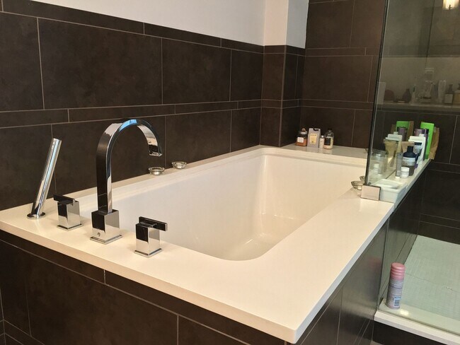 Building Photo - 116 S 20th St