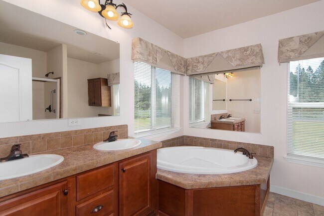 Building Photo - **Coming Soon** 3 Bed 2 Bath Manufactured Home on Acreage west of Spokane 12 minutes