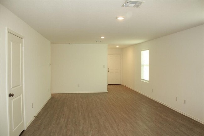 Building Photo - 5823 San Geronimo