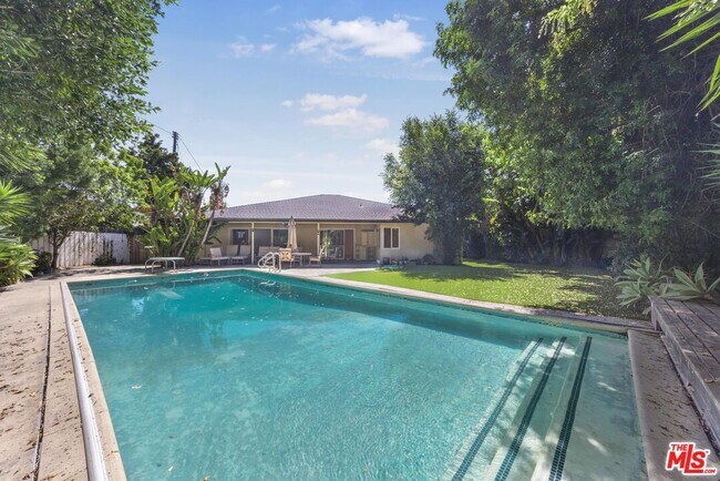 Primary Photo - 3133 Barbydell Dr