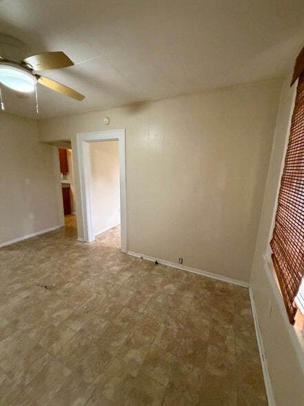 Building Photo - 639 E Amelia St