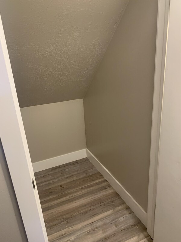 Building Photo - 3498 Valley Heights Dr