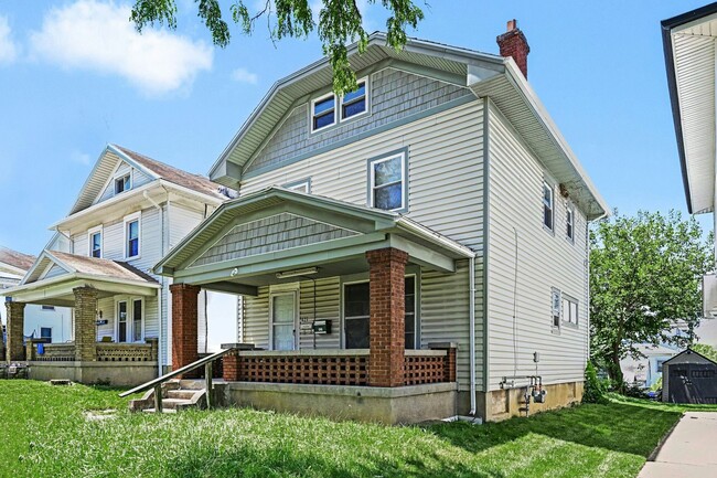 Building Photo - 427 Kolping Ave