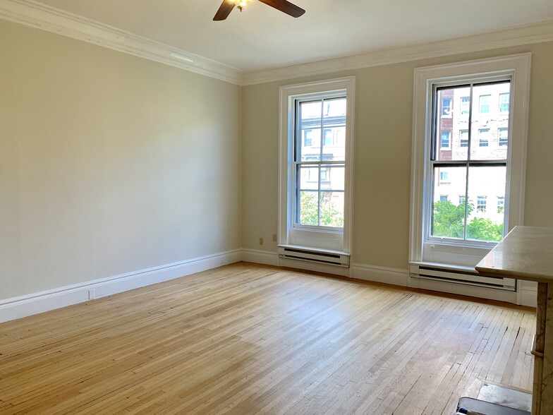 Building Photo - 265 Beacon St