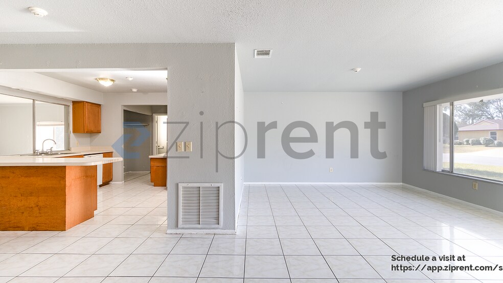 Building Photo - 839 Chelsea Ave